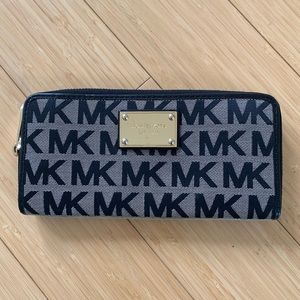 Micheal Kors Wallet